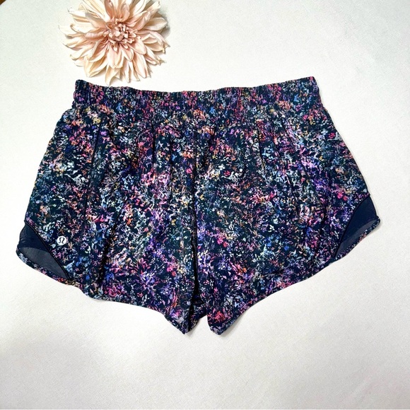 Lululemon Hotty Hot High Rise Athletic Shorts Floral Spray Multi 12 - Picture 5 of 8